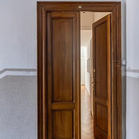 Design - Center Guest house Como