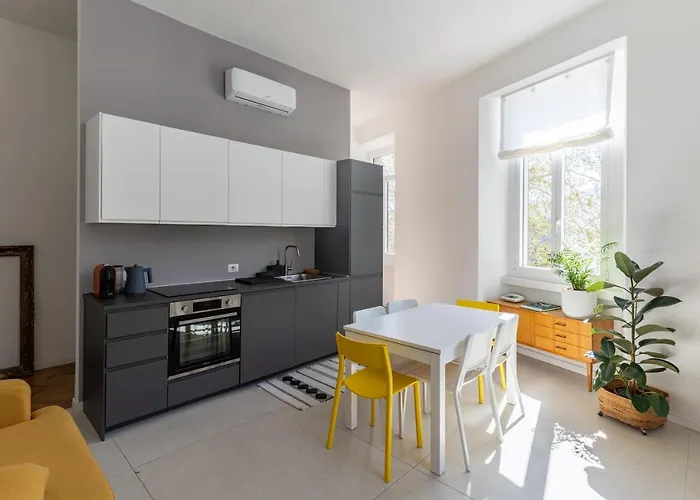 Design - Center بيت ضيافة 4*